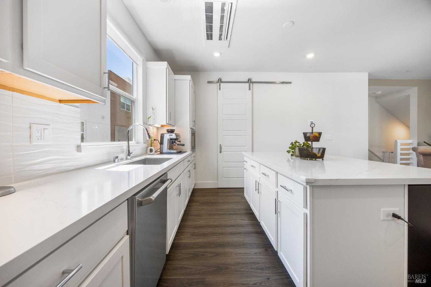 557 Valley Oaks Circle Novato CA 94945