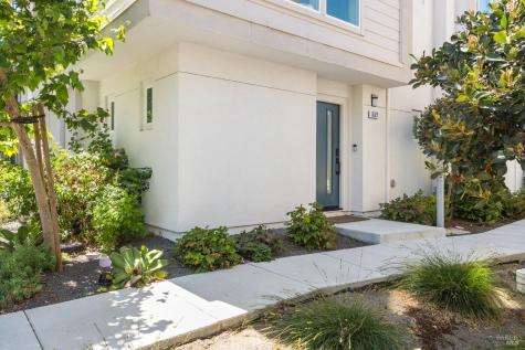 557 Valley Oaks Circle Novato CA 94945