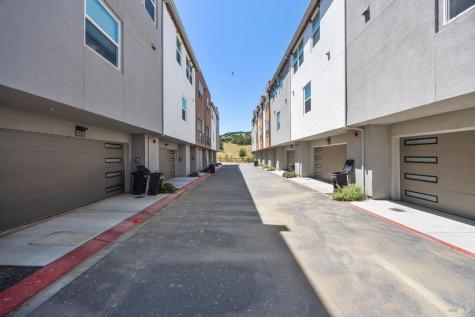 557 Valley Oaks Circle Novato CA 94945