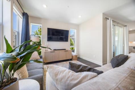 557 Valley Oaks Circle Novato CA 94945
