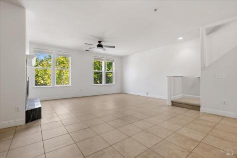 676 Mcclelland Drive Windsor CA 95492