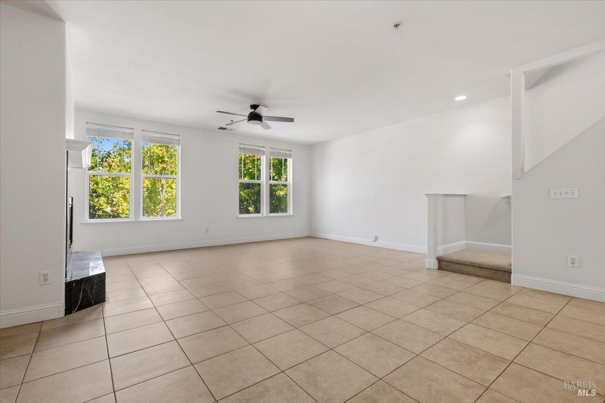 676 Mcclelland Drive Windsor CA 95492