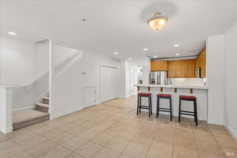 676 Mcclelland Drive Windsor CA 95492