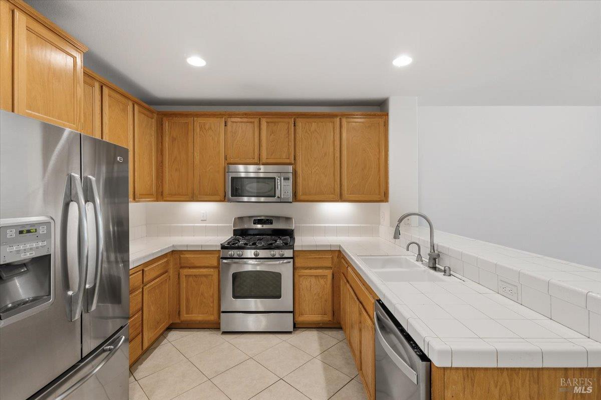 676 Mcclelland Drive Windsor CA 95492