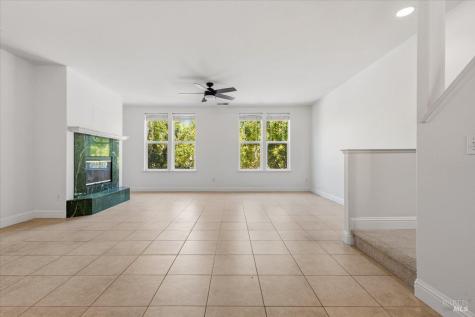 676 Mcclelland Drive Windsor CA 95492