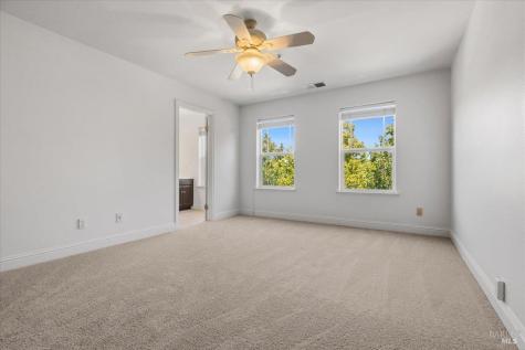676 Mcclelland Drive Windsor CA 95492