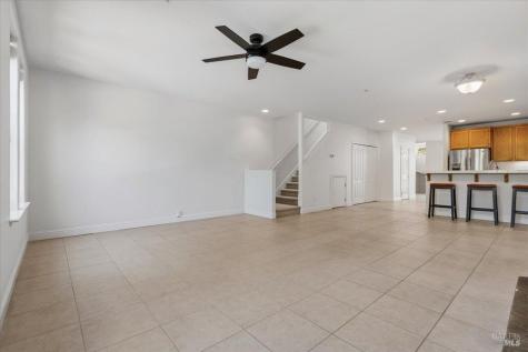 676 Mcclelland Drive Windsor CA 95492