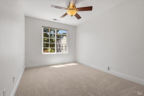 676 Mcclelland Drive Windsor CA 95492