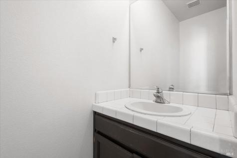 676 Mcclelland Drive Windsor CA 95492
