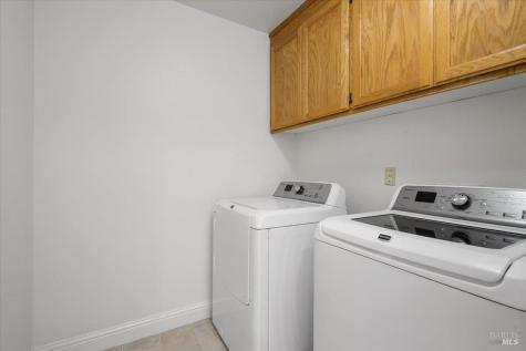 676 Mcclelland Drive Windsor CA 95492