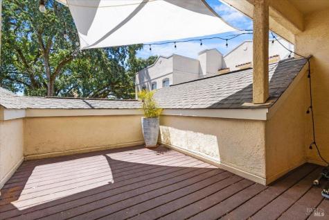 676 Mcclelland Drive Windsor CA 95492