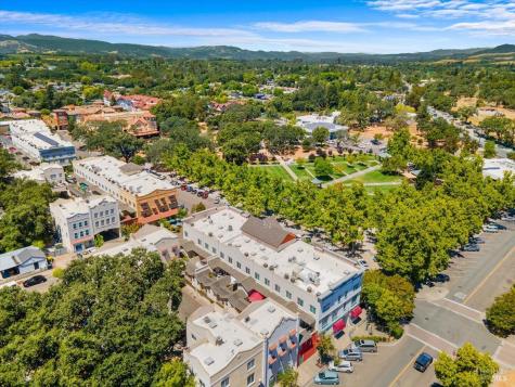 676 Mcclelland Drive Windsor CA 95492
