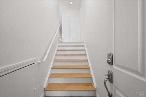 676 Mcclelland Drive Windsor CA 95492