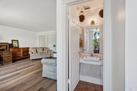 1072 Los Gamos Road San Rafael CA 94903