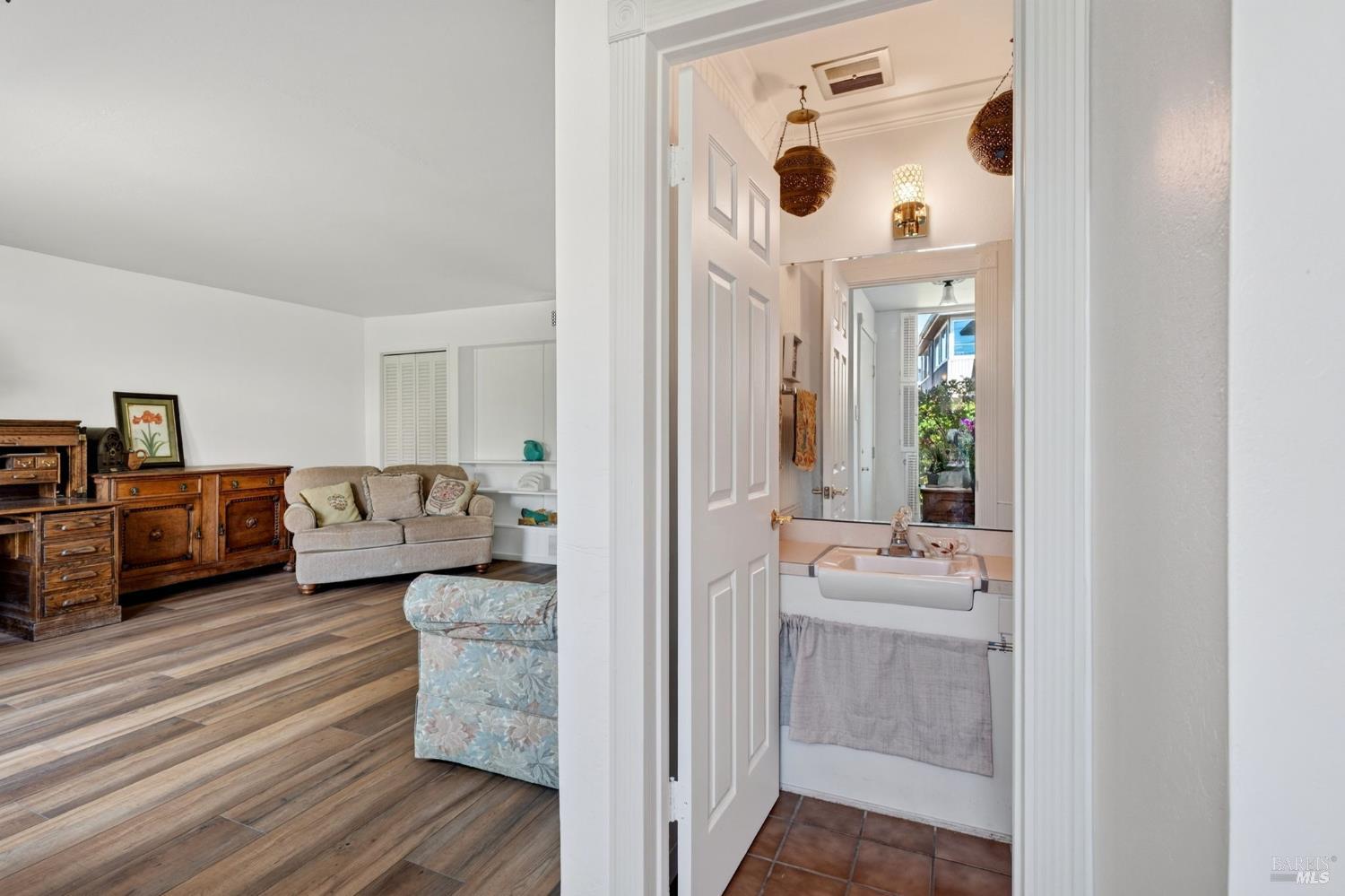 1072 Los Gamos Road San Rafael CA 94903