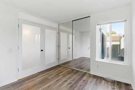 12 Lakeview Court Novato CA 94947