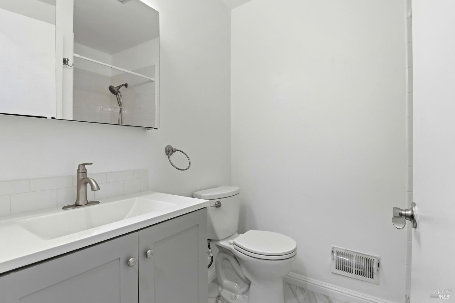12 Lakeview Court Novato CA 94947