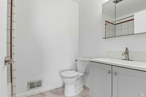 12 Lakeview Court Novato CA 94947