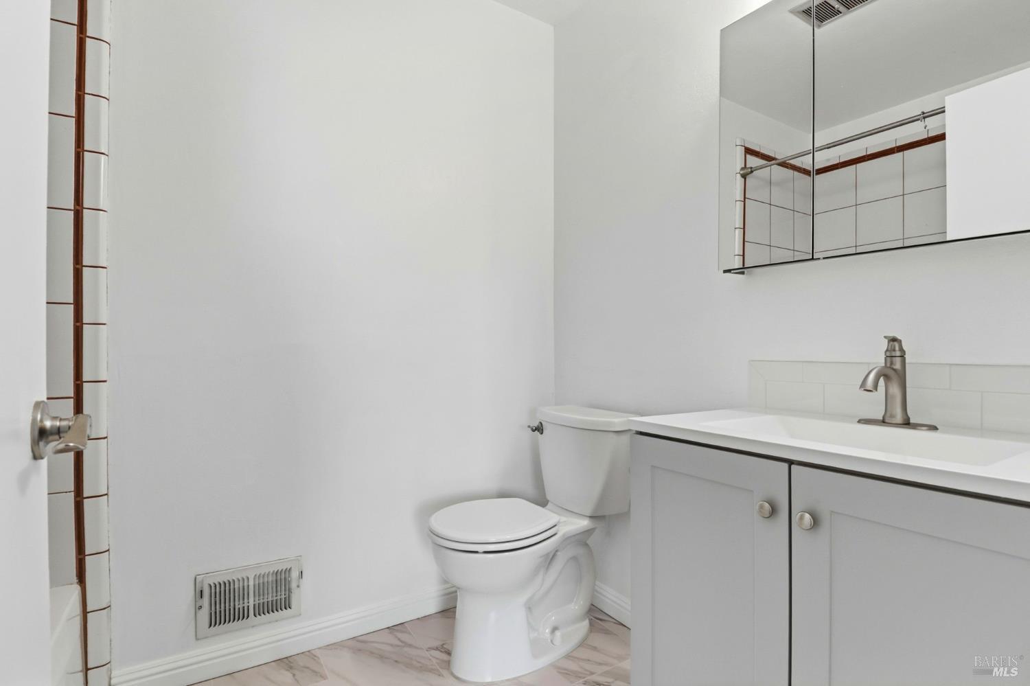 12 Lakeview Court Novato CA 94947