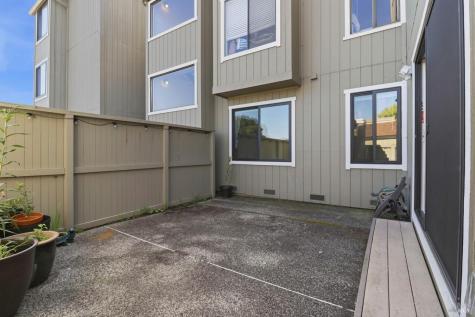 12 Lakeview Court Novato CA 94947