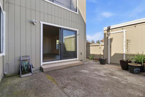 12 Lakeview Court Novato CA 94947