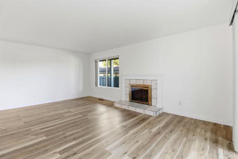 12 Lakeview Court Novato CA 94947