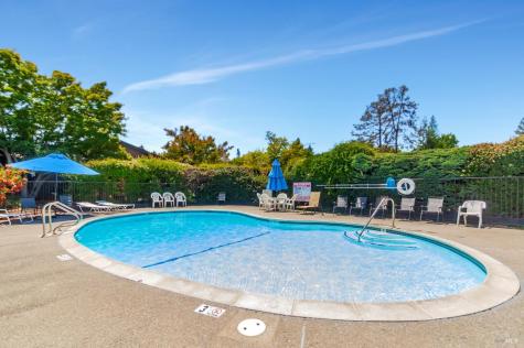 6162 Country Club Drive Rohnert Park CA 94928