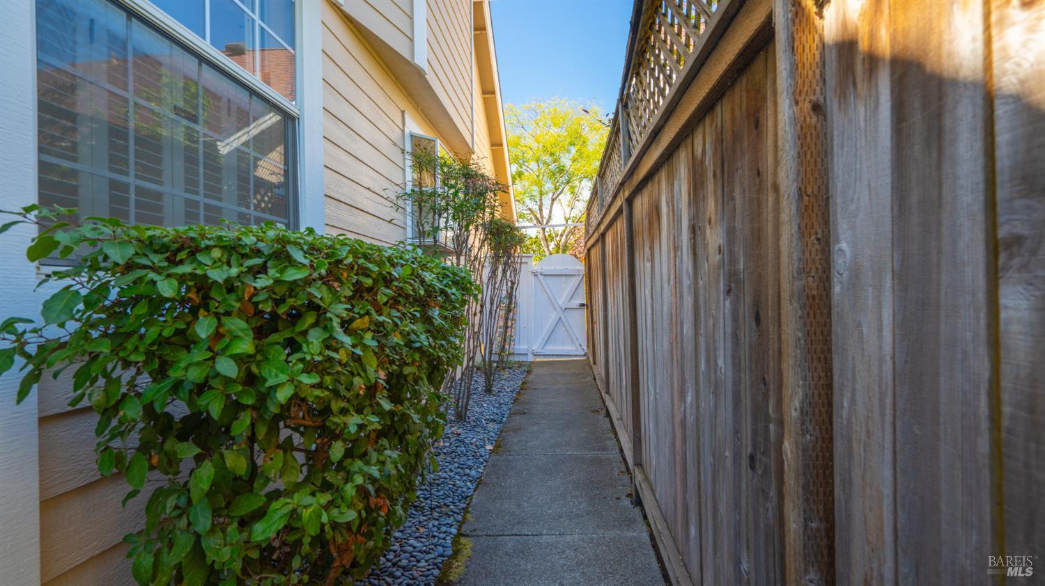 18 Bay Tree Court Cotati CA 94931
