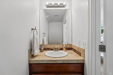 9141 Windsor Road Windsor CA 95492