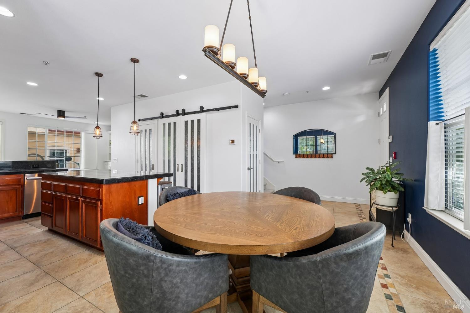 9141 Windsor Road Windsor CA 95492