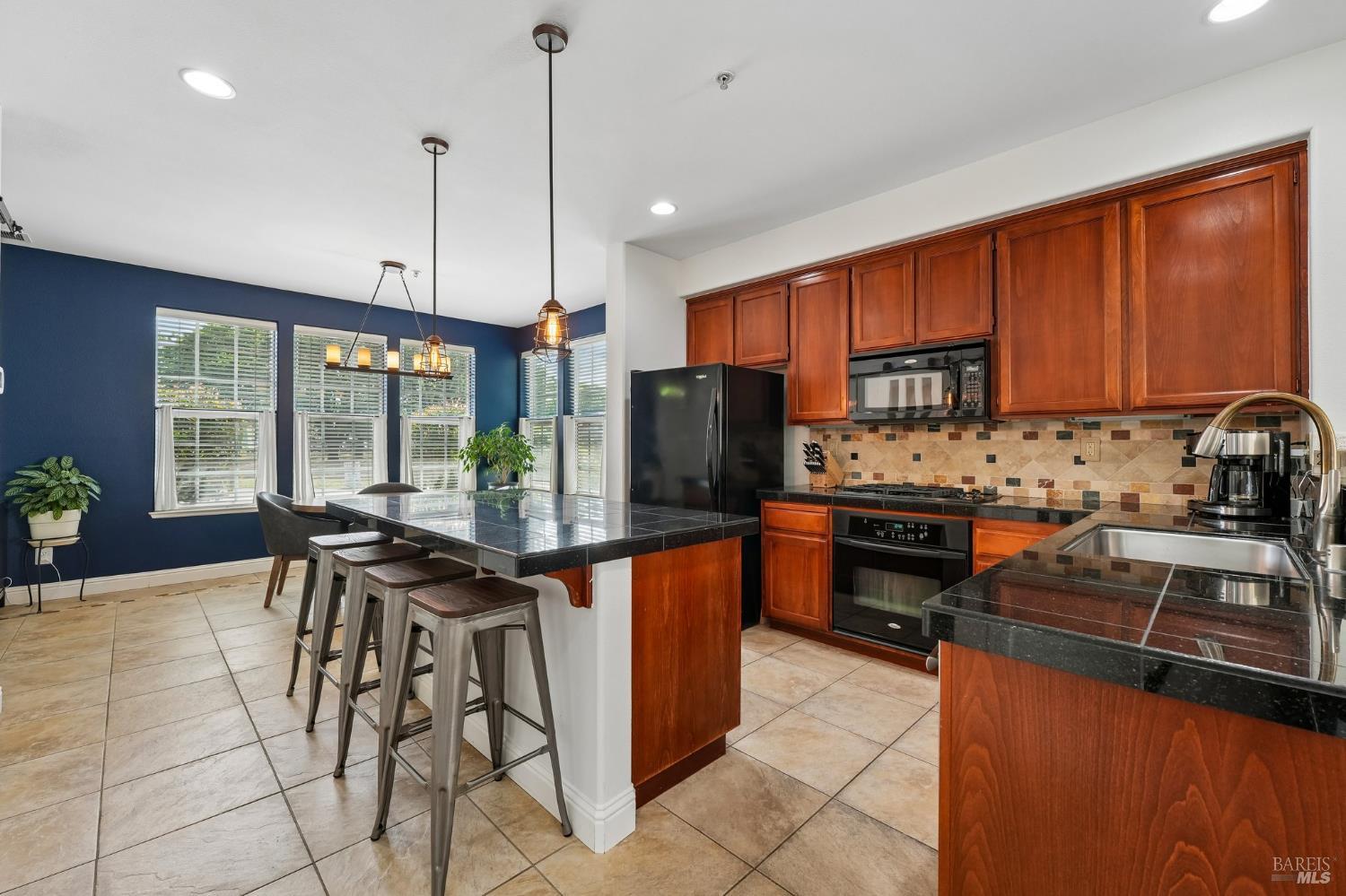 9141 Windsor Road Windsor CA 95492