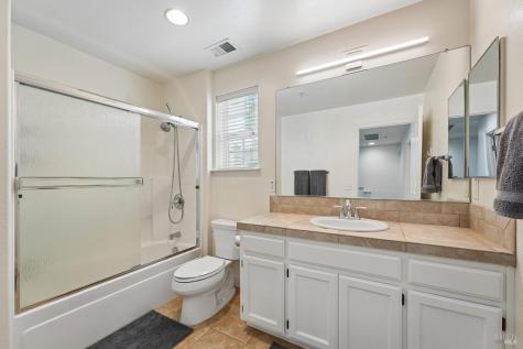 9141 Windsor Road Windsor CA 95492