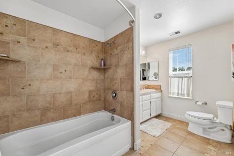9141 Windsor Road Windsor CA 95492