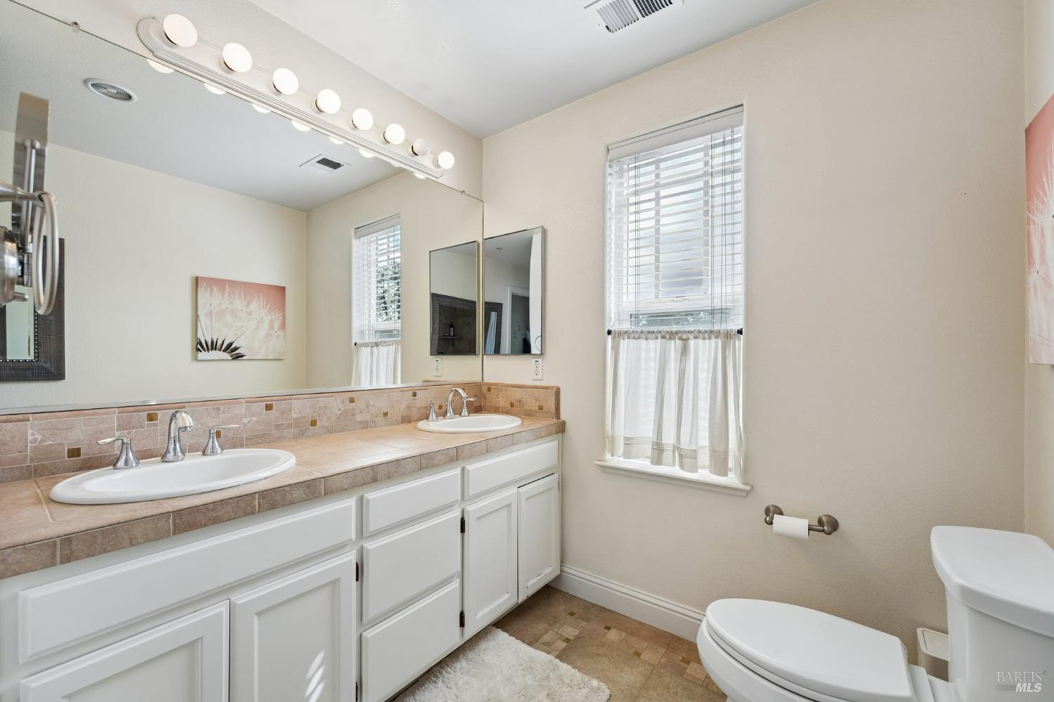 9141 Windsor Road Windsor CA 95492