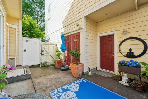 9141 Windsor Road Windsor CA 95492