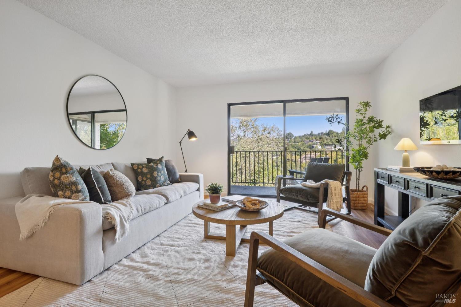 649 Via Casitas Greenbrae CA 94904
