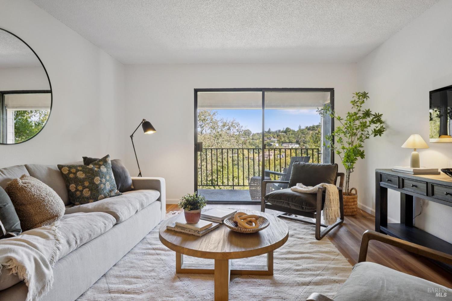 649 Via Casitas Greenbrae CA 94904