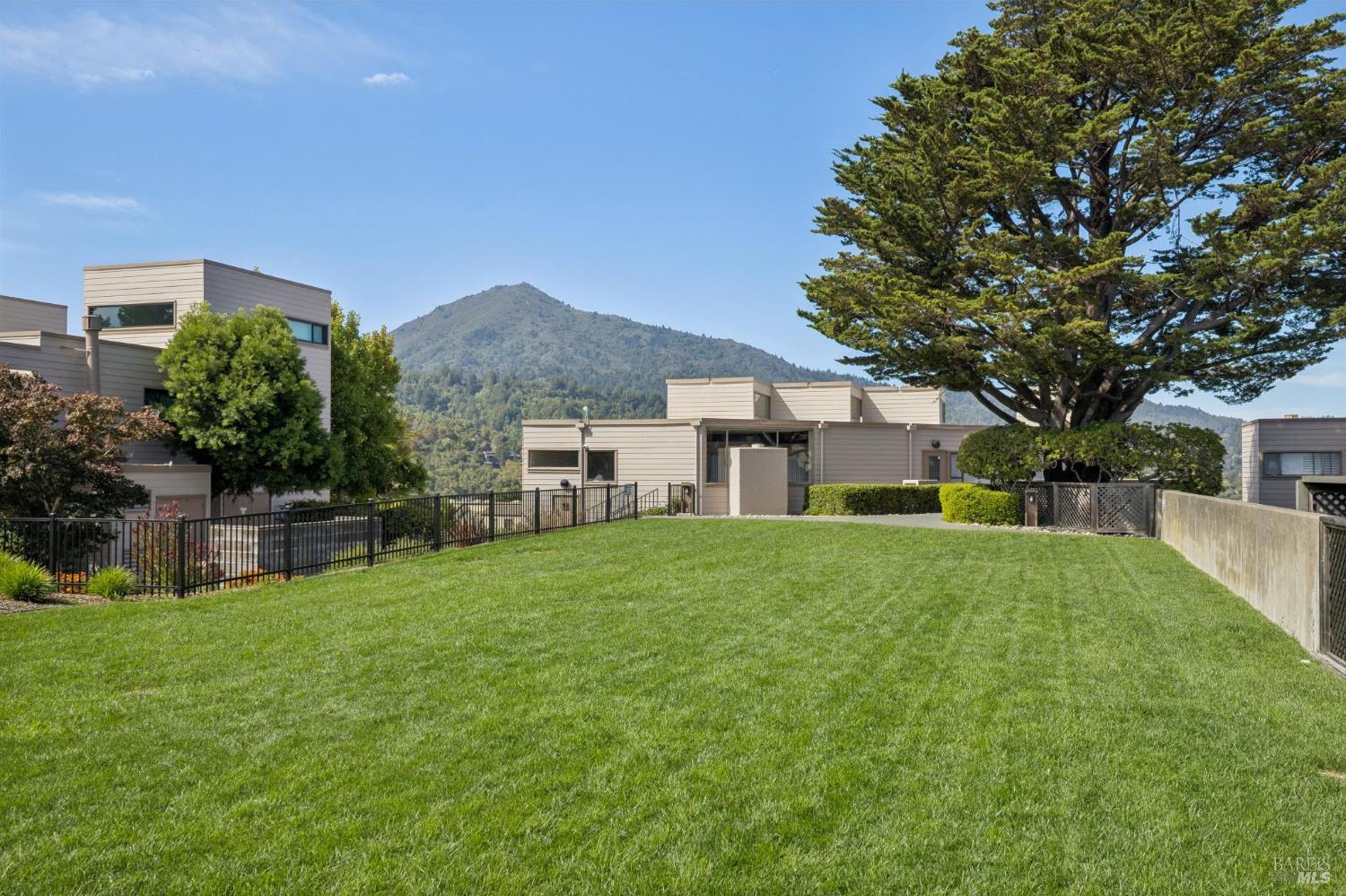 649 Via Casitas Greenbrae CA 94904