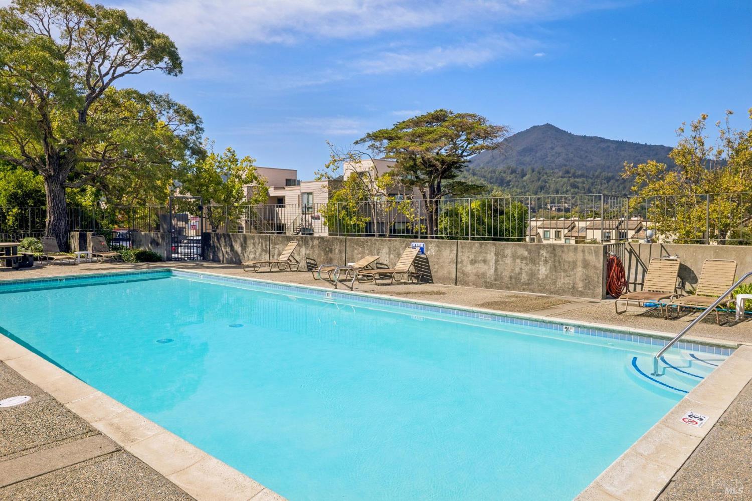 649 Via Casitas Greenbrae CA 94904