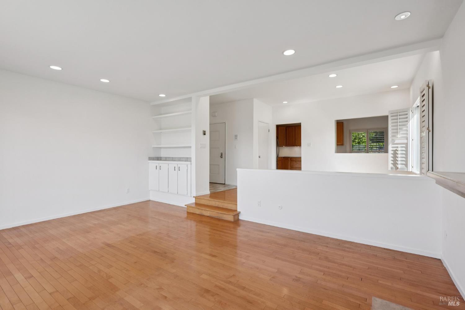 38 Corte Oriental Greenbrae CA 94904