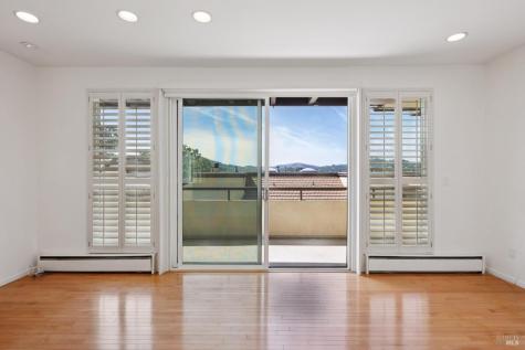 38 Corte Oriental Greenbrae CA 94904