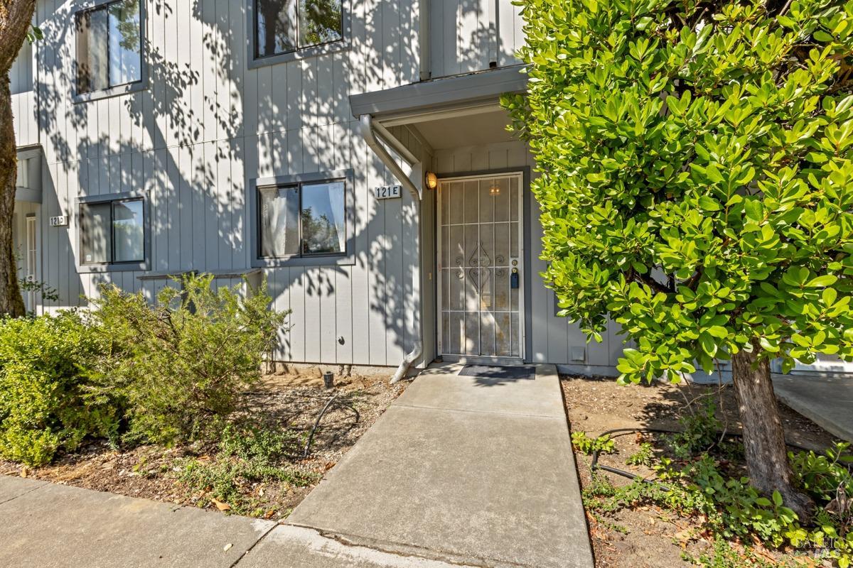121 Elbridge Avenue Cloverdale CA 95425