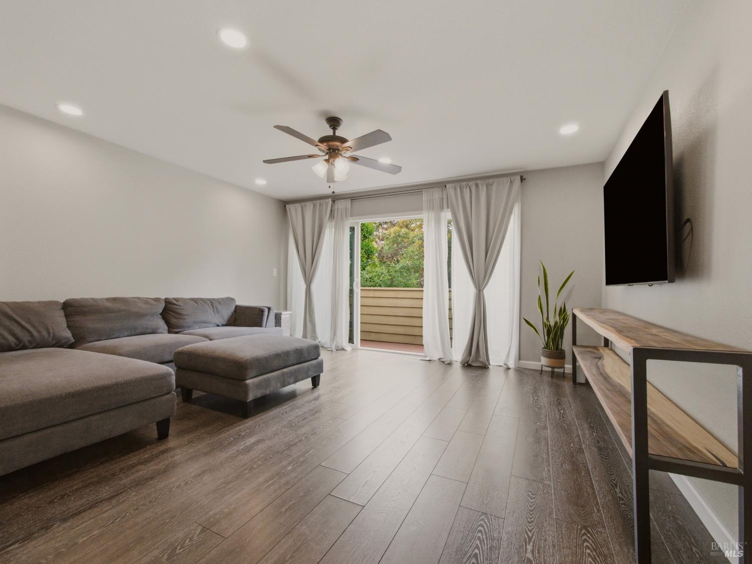 2984 Yulupa Avenue Santa Rosa CA 95405