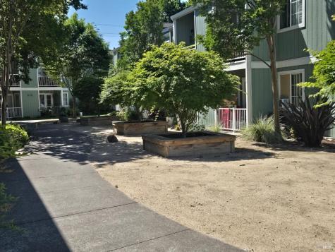1501 La Esplanada Place Santa Rosa CA 95404