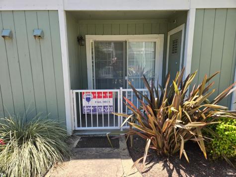 1501 La Esplanada Place Santa Rosa CA 95404