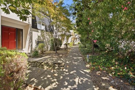81 Corte Lenosa Greenbrae CA 94904