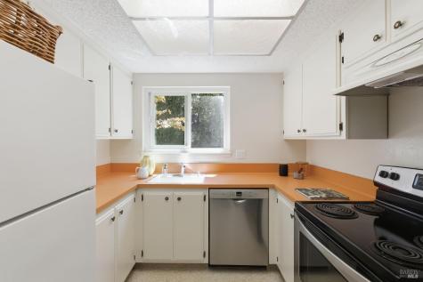 81 Corte Lenosa Greenbrae CA 94904