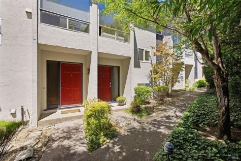 81 Corte Lenosa Greenbrae CA 94904
