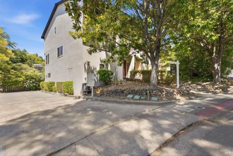 81 Corte Lenosa Greenbrae CA 94904