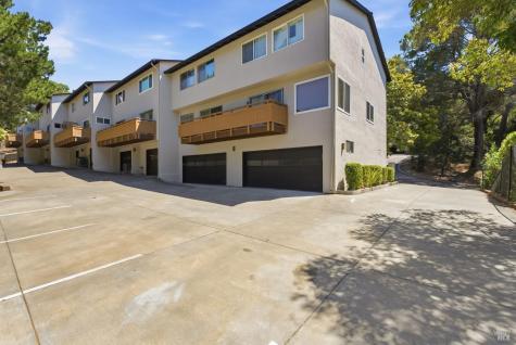 81 Corte Lenosa Greenbrae CA 94904